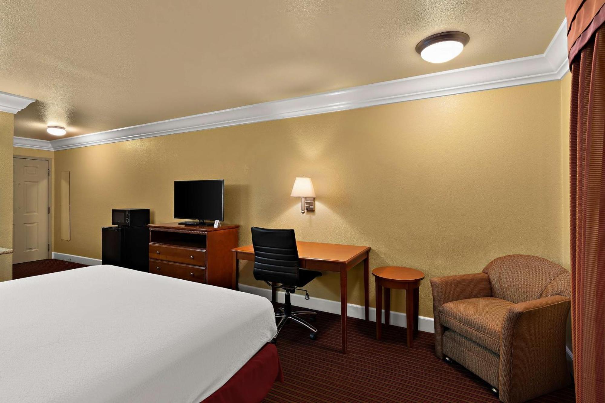 Best Western Willits Inn Экстерьер фото