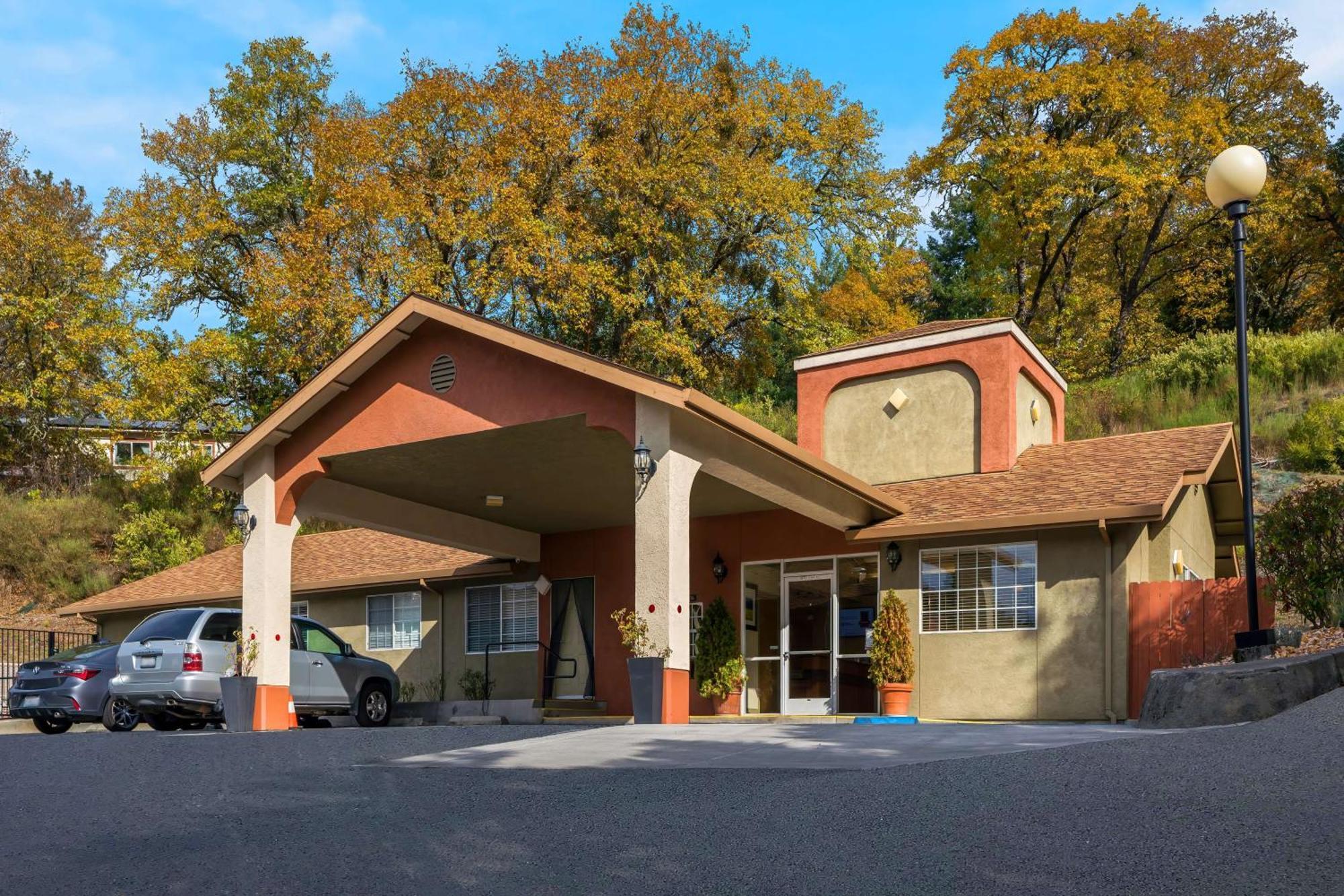 Best Western Willits Inn Экстерьер фото